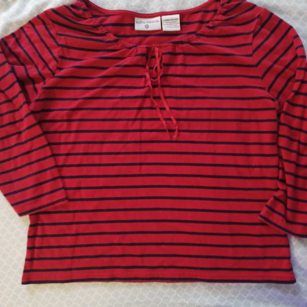 Kathy Ireland womens eyehole top blouse red w black stripe L